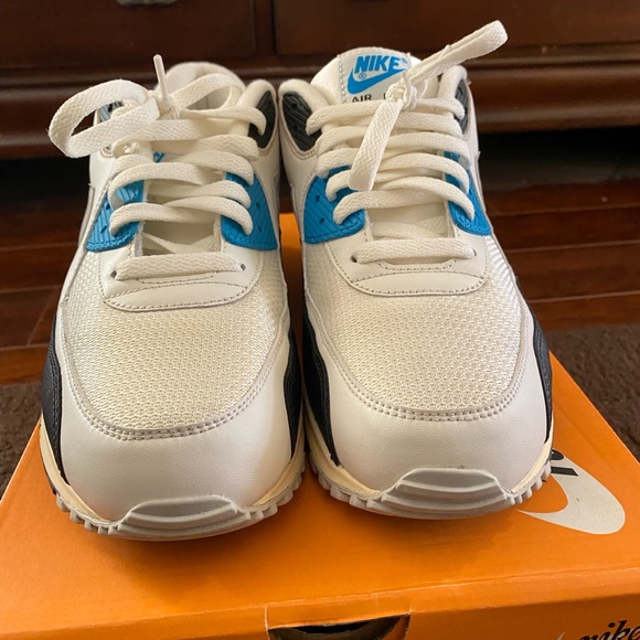 **SOLD** Nike Air Max 90 “Laser Blue” - Picture 6 of 9